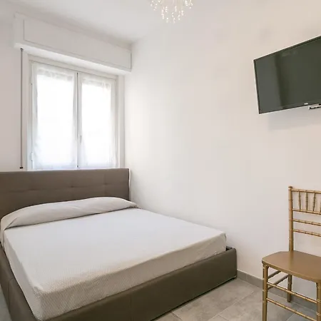 Апартаменты Joivy Cosy Studios, Easy Access To The Centre Of *